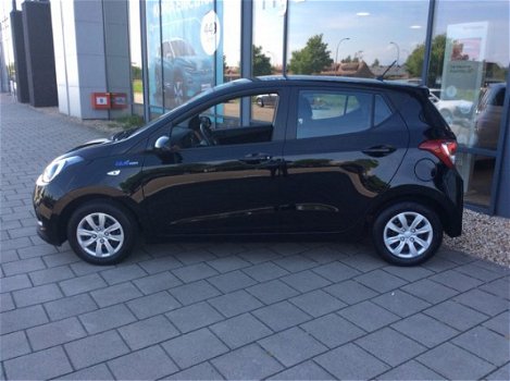 Hyundai i10 - 1.0i i-Motion Comf.l navi , climate control , cruise control - 1