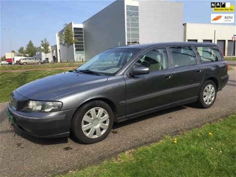 Volvo V70 - 2.4 D5 Geartronic /AUTOMAAT/AIRCO/YOUNG TIMER - 1