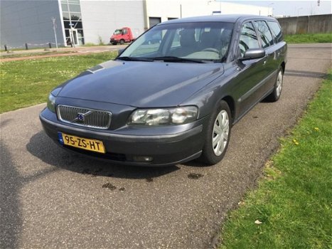 Volvo V70 - 2.4 D5 Geartronic /AUTOMAAT/AIRCO/YOUNG TIMER - 1