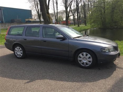 Volvo V70 - 2.4 D5 Geartronic /AUTOMAAT/AIRCO/YOUNG TIMER - 1