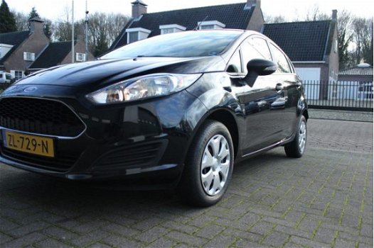 Ford Fiesta - 1.2 5drs airco BJ2017 electrische-ramen voor / Airco / Multie-stuur - 1