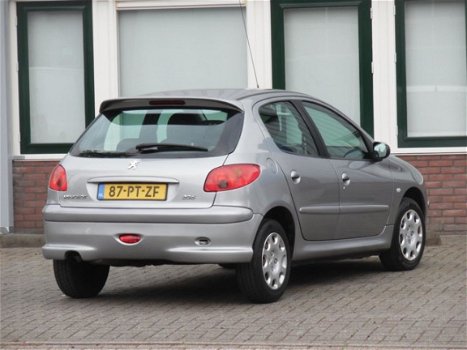 Peugeot 206 - 1.4 Air-line 1e Eigenaar/5DRS/APK/AiRCO/NAP/SUPER NETTE - 1