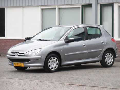 Peugeot 206 - 1.4 Air-line 1e Eigenaar/5DRS/APK/AiRCO/NAP/SUPER NETTE - 1