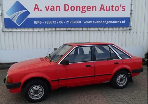 Ford Escort - 1.3 L Bravo. Rijdende auto. Opknapper - 1