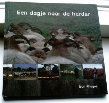 Een dagje naar de herder(Jean Phagoe, ISBN 9789462037281). - 1