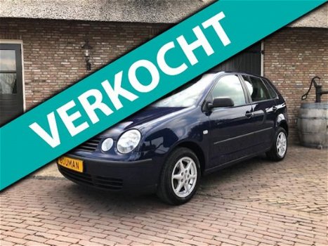 Volkswagen Polo - 1.2-12V Comfortline 5 Deurs - LM velgen - NIEUWE APK - 1