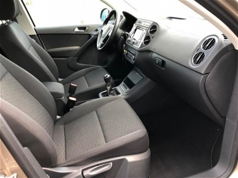 Volkswagen Tiguan - 1.4 TSI Comfort&Design Executive Navigatie - 1