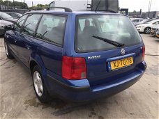 Volkswagen Passat Variant - 1.8-5V Comfortline