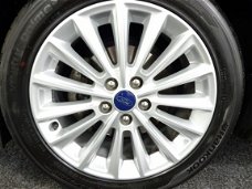 Ford Focus - 1.0 Titanium 125PK | Voorruitverwarming | Climate | Cruise | Parkeersensoren | Lm velge