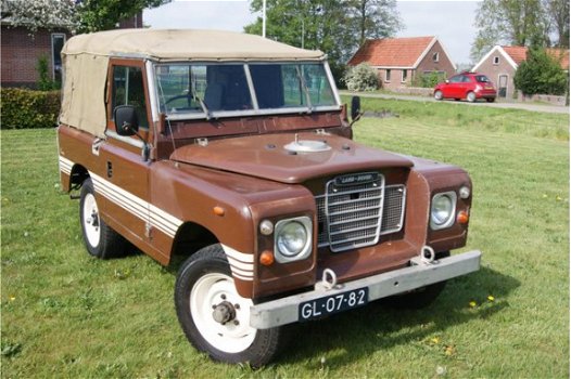 Land Rover 88 - 