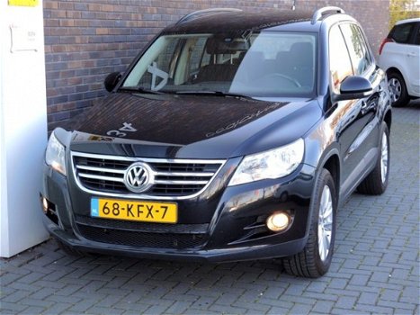 Volkswagen Tiguan - 2.0 TDI 4MOTION ECC/NAVIGATIE/LM VELGEN/PDC/CRUISE/CD/CV+AB - 1