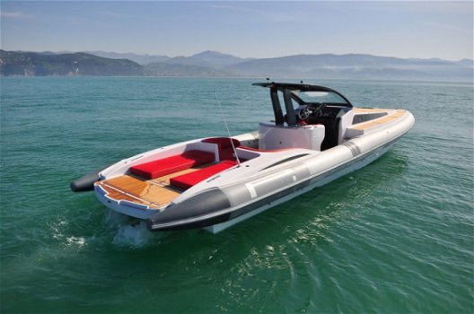 PIRELLI Speedboats 1400 CABIN - 3