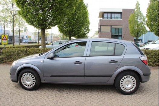 Opel Astra - 1.4 Essentia - 1