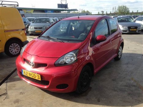 Toyota Aygo - 1.0-12V Aspiration Red - 1