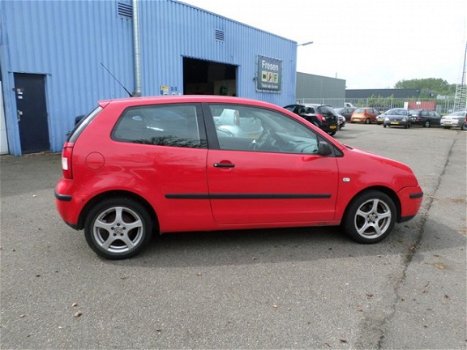 Volkswagen Polo - 1.9 SDI Sportline BEL 06-48872793 - 1