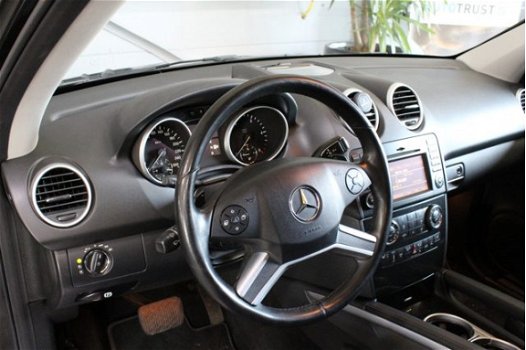 Mercedes-Benz M-klasse - 300 CDI BLUEEFFICIENCY LIMITED EDITION bedrijfswagen/grijs kenteken - 1