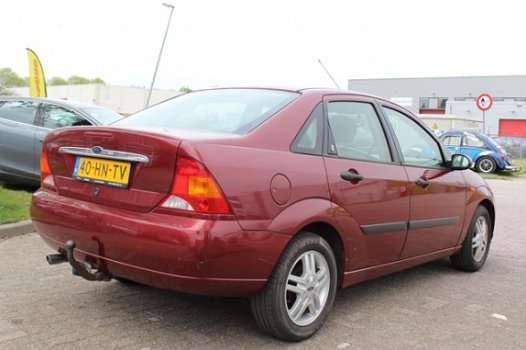 Ford Focus - 1.6-16V Ghia - 1