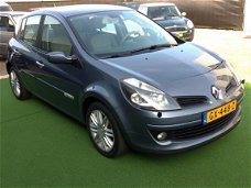 Renault Clio - 1.6-16V Initiale AUTOMAAT LEER AIRCO