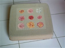 Stofpaneel - NINE ROSES - voor footstool 36x36cm. NIEUW !!