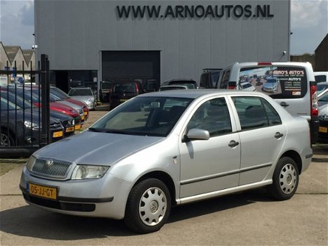 Skoda Fabia - 1.4 Comfort 4-DEURS, STUURBEKRACHTIGING, CRUISE CONTROL, ELEK-RAMEN, CENT-VERGRENDELIN - 1