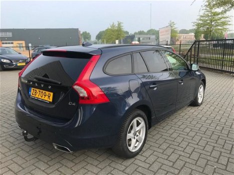 Volvo V60 - 2.0 D4 Momentum trekhaak winterpakket pdc V+A - 1