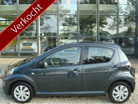 Toyota Aygo - 1e eigenaar slechts 18587 km AIRCO - 1