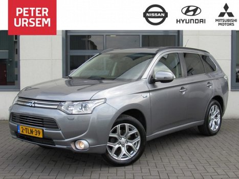 Mitsubishi Outlander - 2.0 PHEV Instyle+ Automaat Adaptive Cruise Lane Departure Warning - 1