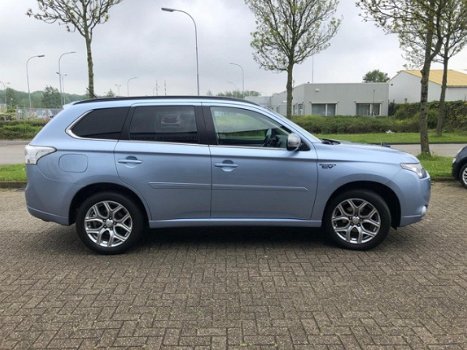 Mitsubishi Outlander - 2.0 PHEV 4WD Intense + - 1