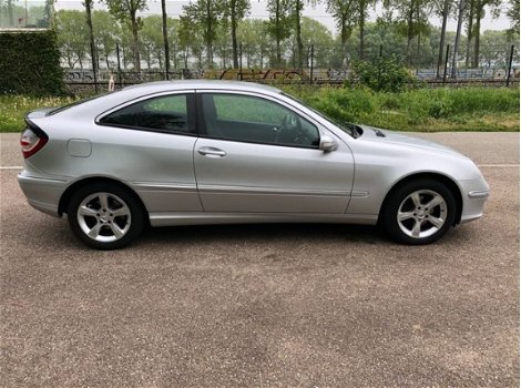 Mercedes-Benz C-klasse Sportcoupé - 180 K. Automaat / Airco ecc / Navi - 1