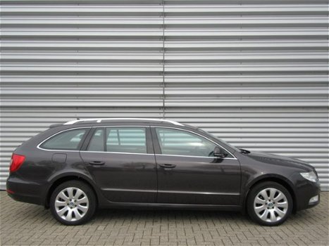 Skoda Superb Combi - 2.0 TDI Ambition Business Line - 1