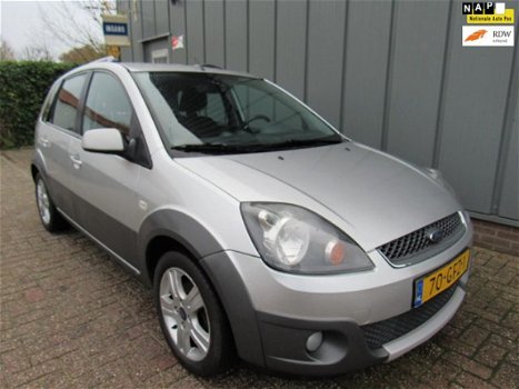 Ford Fiesta - 1.4-16V Crossroad //APK//NAP//Airco//Elec.Ramen//CV+AB// - 1