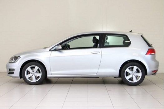 Volkswagen Golf - 1.2 Trendline | Automaat | 1e Eigenaar | Dealeronderhouden | Navigatie - 1