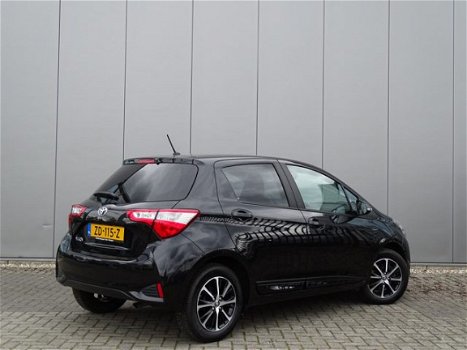 Toyota Yaris - 1.5 VVT-i Aspiration Special 5-deurs | Climate Control | Cruise Control | Parkeercame - 1