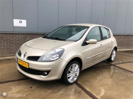 Renault Clio - 1.6-16V Initiale - 1