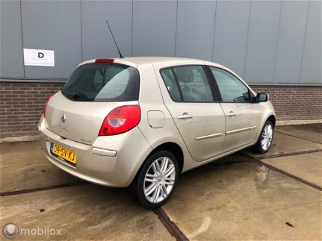 Renault Clio - 1.6-16V Initiale - 1