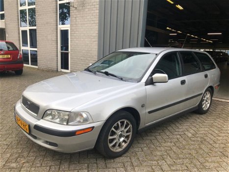 Volvo V40 - 1.8 LPG G3/AIRCO/TREKHAAK/APK 06-'20/NAP - 1