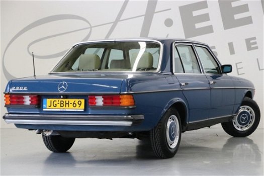 Mercedes-Benz 230 - E W123 - 1