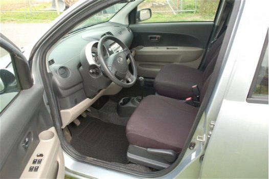 Daihatsu Sirion 2 - 1.3-16V Comfort APK tot 15-12-2020 - 1