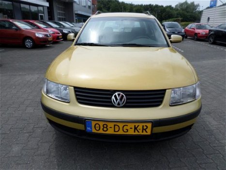 Volkswagen Passat Variant - ''Motor loopt niet goed'' 2.3 V5 Trendline - 1