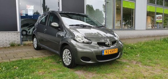 Toyota Aygo - 1.0-12V Aspiration Green ALCANTARA/LEDER AIRCO NAP NL AUTO ELEKRISCHE RAMEN LM VELGEN - 1