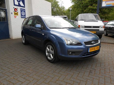 Ford Focus Wagon - 1.6-16V First Edition Nieuwe APK / Trekhaak / Nette auto - 1