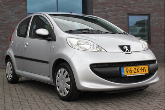 Peugeot 107 - 1.0-12V XS - 1