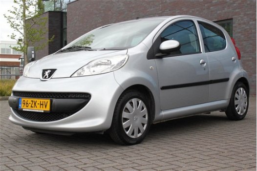 Peugeot 107 - 1.0-12V XS - 1