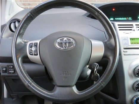 Toyota Yaris - 1.0 VVTi 5drs AIRCO / ELEKTR PAKKET / APK 04-2020 - 1