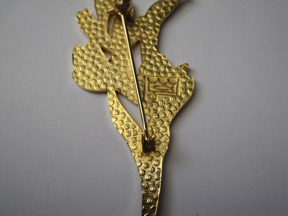 Broche Fish goudkleurig emaille cloisonné bloemtakje 7.0x3.1 cm. - Afbeelding 5