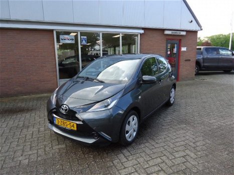 Toyota Aygo - 1.0 VVT-i x-play 5 Drs Airco - 1