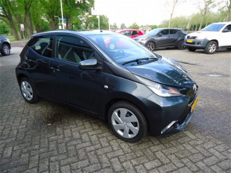 Toyota Aygo - 1.0 VVT-i x-play 5 Drs Airco - 1