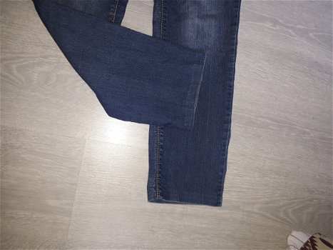 blauwe stretch spijkerbroek LIV mt 38 - 3