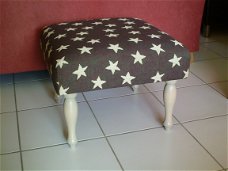 Footstool 50x50cm - bruin/stars - wit/grijs 702 - NIEUW !!