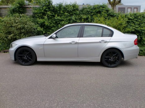 BMW 3-serie - 320i - 1